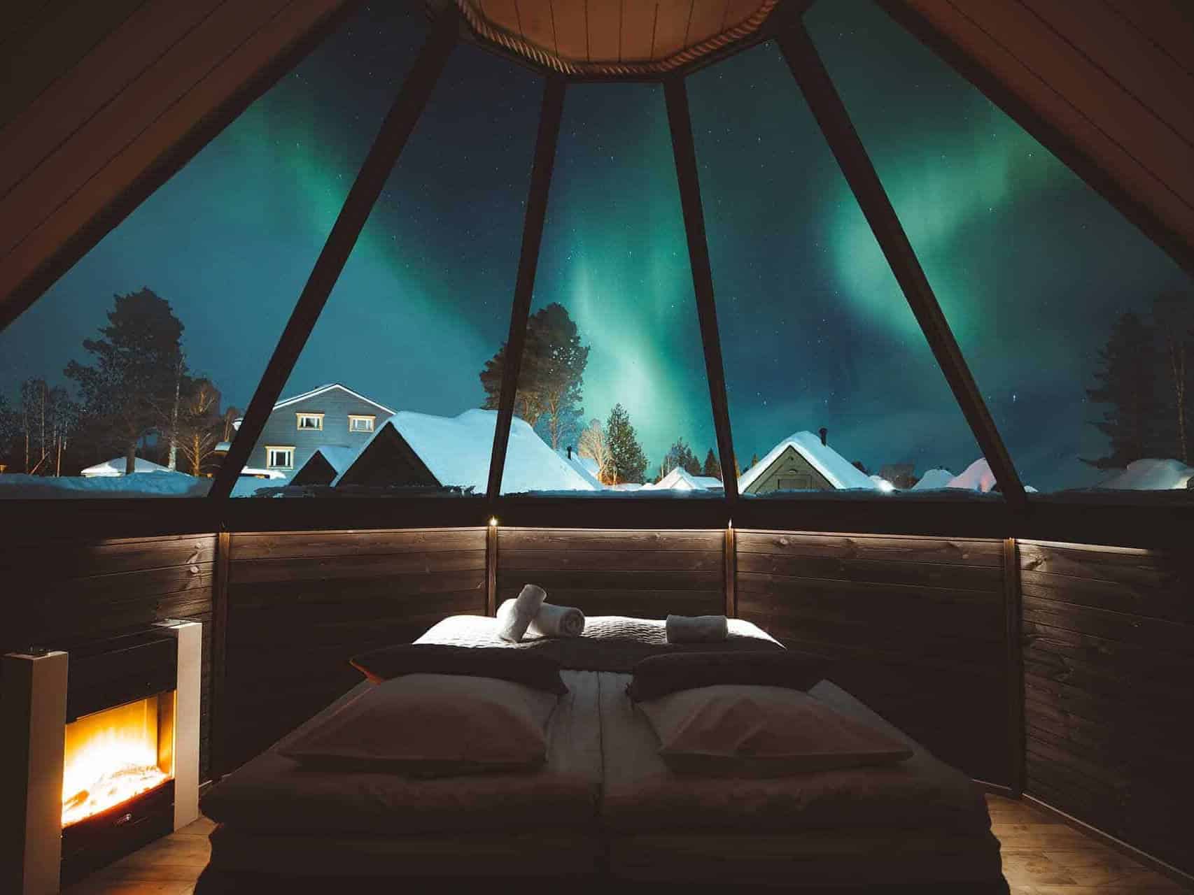 northern lights from Aurora Cabin in Apukka Resort Rovaniemi Lapland Finland kopio