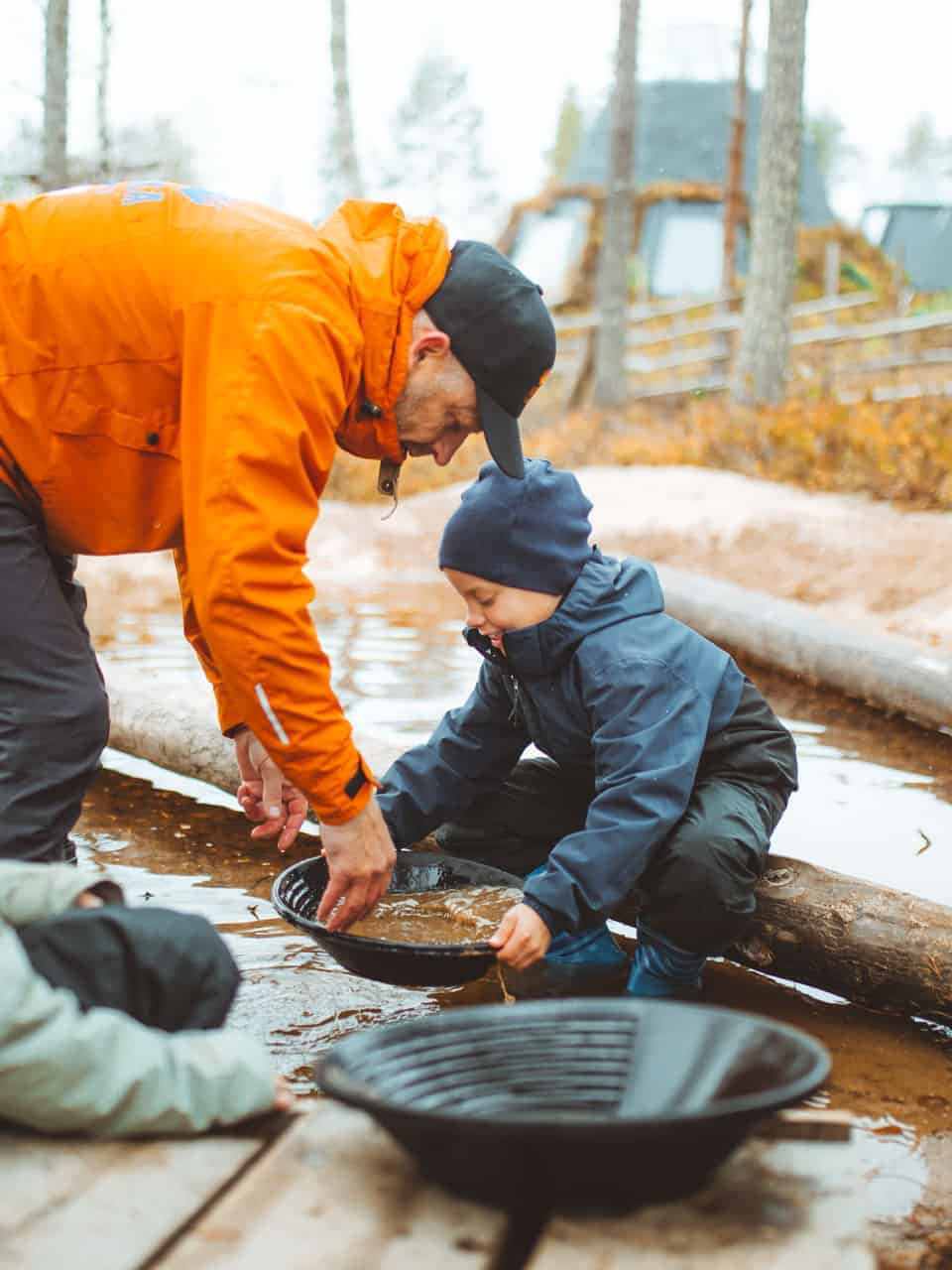 gold panning apukka resort rovaniemi lapland finland-3